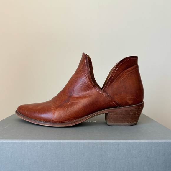 Steve Madden Austin Booties - Picture 8 of 15